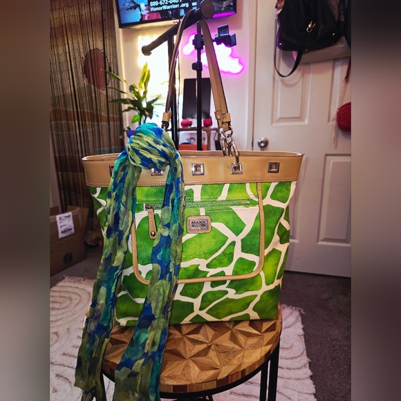 Maxx New York Handbags - Beautiful Tote Bag By Maxx New York Signature In Preloved Condition